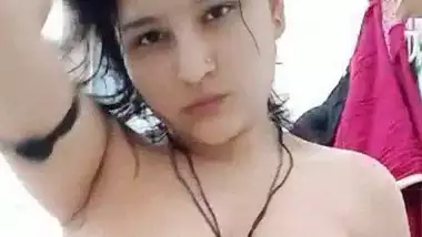 Very hot Pakistani beauty strip nude video