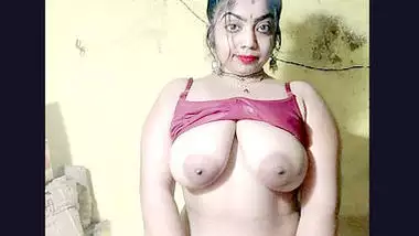 Desi cute face bhabi shwo her hot pussy