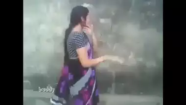 indian hot aunty in saree outdoor suck and boob press