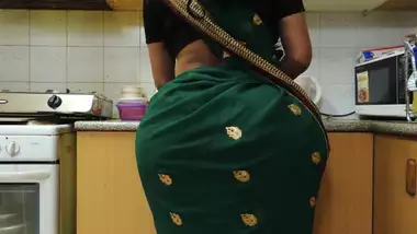 Desi Bhabhi's BIG butt