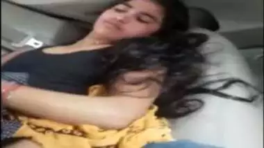 Pakistani girlfriend xxx mms inside car