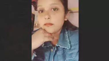 Sexy Desi Girl Showing Her Boobs and Pussy Part 1