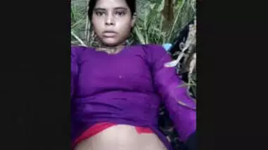 Desi Village Girl Pussy Captured By Lover In Outdoor