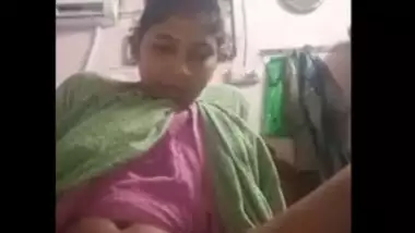 Desi village bhabi very hot fingering-2