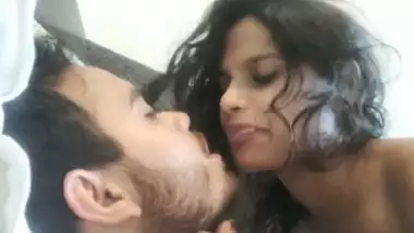 Desi hot couple romance in room