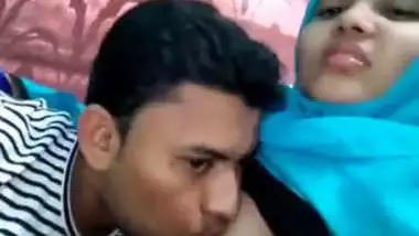 lucknow colg beauty faheema boobs sucked by bf