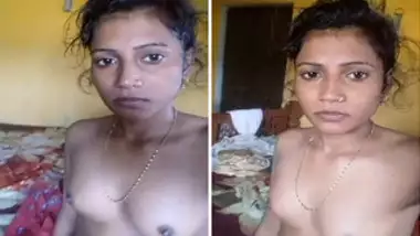 Young Indian gal films for BF her small XXX tits and trimmed pussy