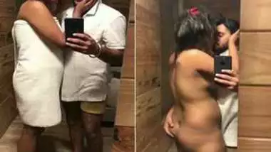 Man films on phone camera how he kisses Indian and touches her XXX butt