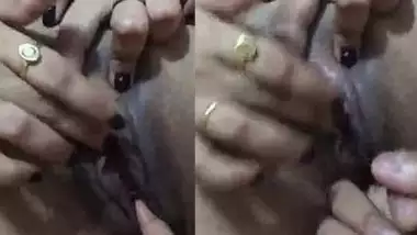 Skillful Indian man fingers wife's pussy after watching a lot of porn