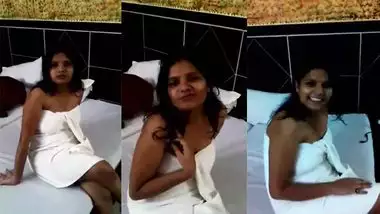 Indian girl doesn't want to flash XXX bodies for husband's amateur porn