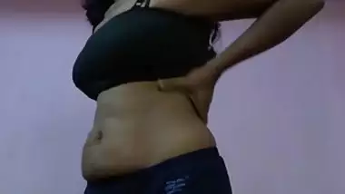 Arousing Indian female changes clothes in amateur homemade sex video