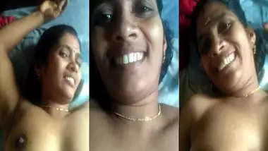 Sexy Tamil wife boobs exposed by hubby