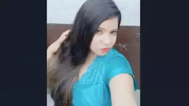 Paki Girl Showing her Boobs Part 2