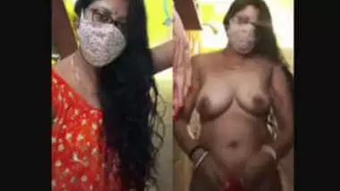 Horny bhabhi showing her big boobs and pussy