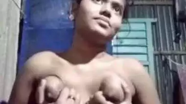 Desi Cute Village Girl Showing Bf