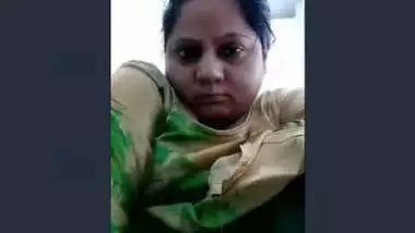 Horny Desi Girl Masturbating