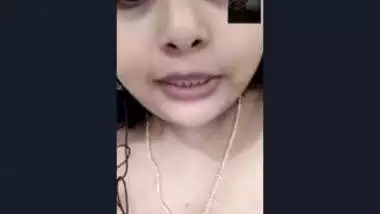 Horny Bhabhi Showing Her Boobs and Pussy On Vc Part 1