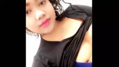 Cute Indian Girl Showing Boobs