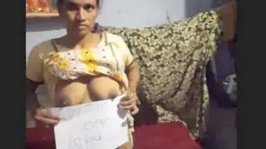 Desi Village Wife Shows her Boobs and Pussy Part 1