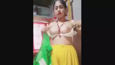 Hot sexy girl saree streap show