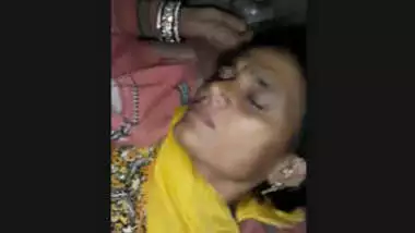 Village mature bhabhi fucking on khaat