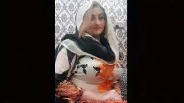 Paki stage actress viral dance showing ass