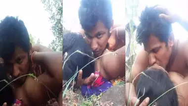 Desi lover outdoor sex in the middle of deserted land