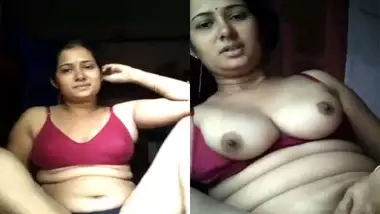 Bengali sexy Bhabhi showing and fingering