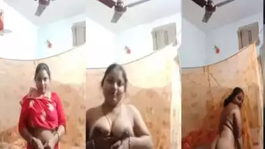 Desi horny Bhabhi striptease show video