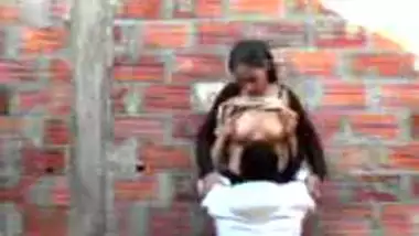 Mature bhabhi gets fucked outdoor but the landlord’s son