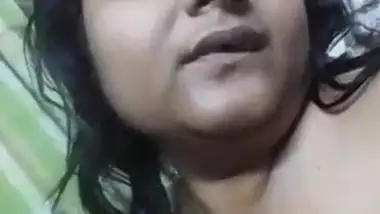 Busty Bangla wife boob show MMS movie