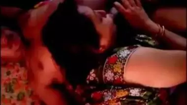 Homemade XXX Indian porn movie scene of older aunty Shilpa