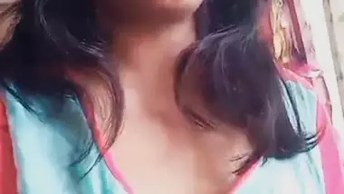 Cute Tamil Bhabhi Boobs Show