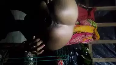 Desi village wife show her pussy