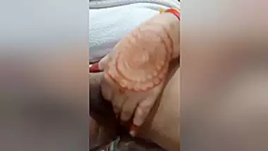 Indian Busty Wife Fingering Desperately