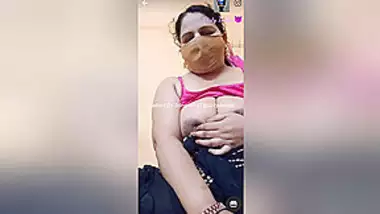 Famous Shivani Bhabhi Shows Her Boobs And Blowjob On Tango Show