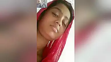 Today Exclusive- Desi Girl Showing Her Pussy