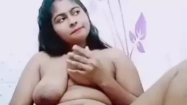 Supr desi Beauty GF Mnaneeshaa showing to BF