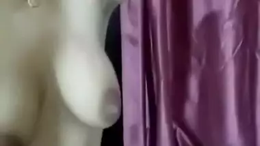 Beautiful Bhabhi Nude Show