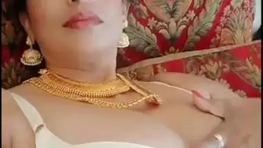 Busty Model Aunty in White Bra with jewellery