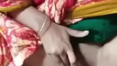 Desi Married Girl Showing Boobs and Pussy