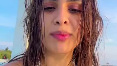 Neha Malik 15 Feb Bikini Live