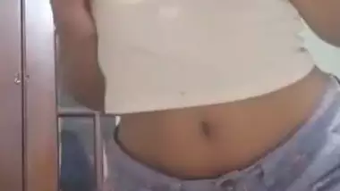 Desi Cute College Girl Teasing