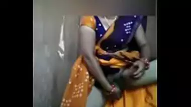 Pyasi chut ko kheera khilaya aunty ne