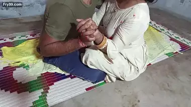 Ajanabi Pani Peene Ghar Andar Aya Or Mujhe Chod Ke Chala Gya