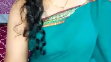 Green colour saree, newly married Indian bhabhi in hot video