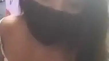 Desi sexy girl show her nice boobs on tango