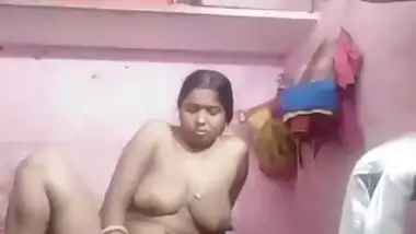 Super Horny Desi Bhabhi Fingering 7 Clips