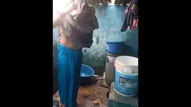 desi aunty nude bath