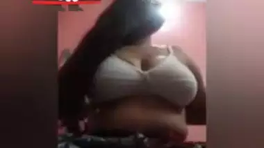 Aditi Nanda Boobs